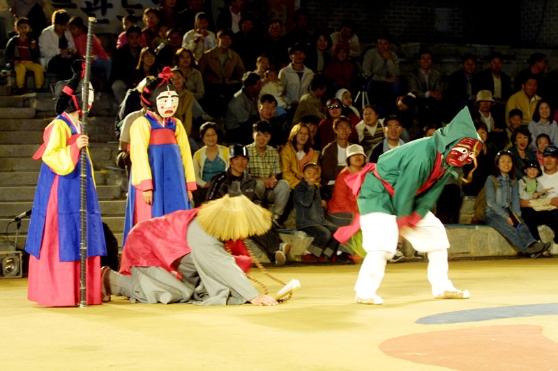 Andong Maskdance Festival - Photo by: www.maskdance.com