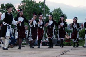 Greece, Traditional dance  in Thessaloniki - Photo by CarniFest Online © All Rights Reserved