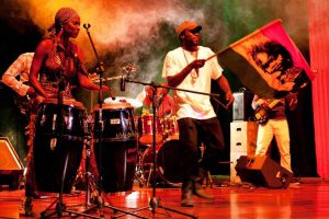 I-Queen Arts & Music Festival - Photo by: William Cummins (via Rachelle GRAY / I-Queen.org)