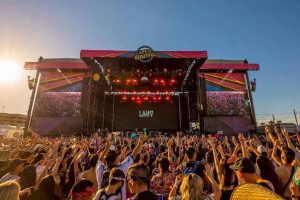 Photo: lifeisbeautiful.com