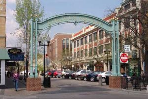 Lincoln Square - Chicago - Photo by: www.facebook.com/LincolnSquare.Ravenswood.CC/?fref=nf