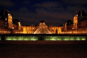 Louvre Pyramid (Pyramide du Louvre) - Photob by:  hurley_gurlie182
