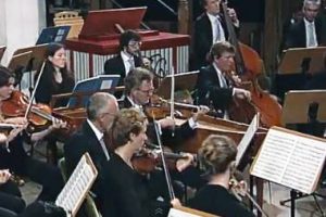 Orchestra on stage - Photo by: www.bach-leipzig.de