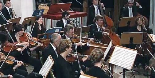 Orchestra on stage - Photo by: www.bach-leipzig.de