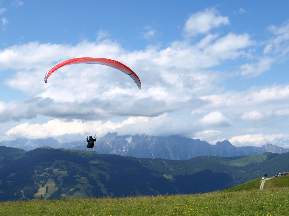 Paragliding - Photo by: Btklamf [Via morguefile.com]