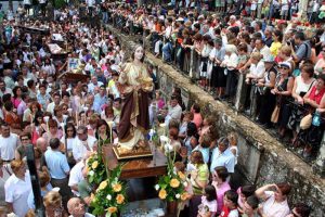 Romeria de Santa Marta de Ribarteme (Festival of Near Death Experiences) - Photo: www.asneves.com